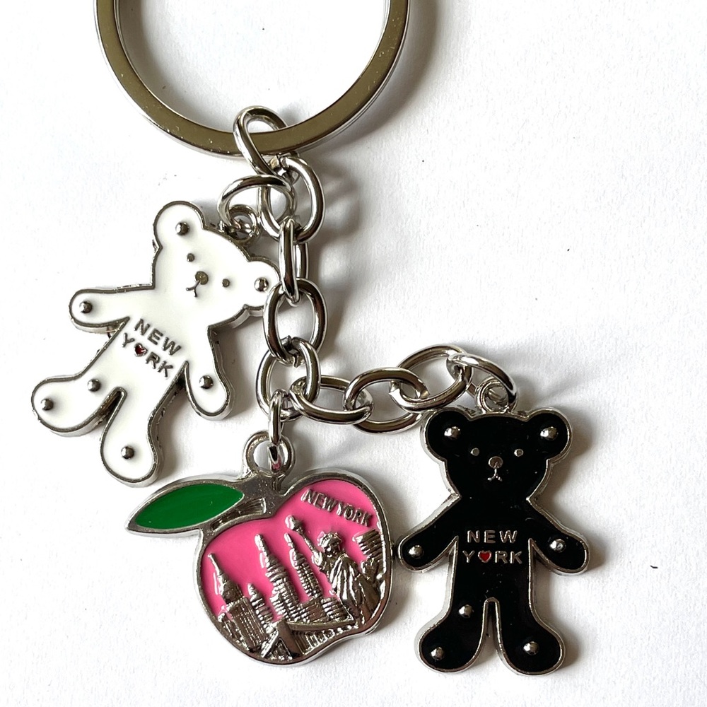 🦚2/$20🦚 New York City charm keychain key holder charms. NYC-E